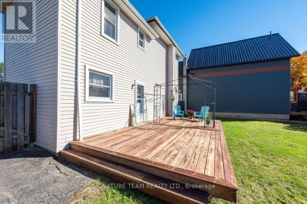 Bedroom 2 - 594 Hamilton Street W, Laurentian Valley, ON K8A6P1 Photo 4