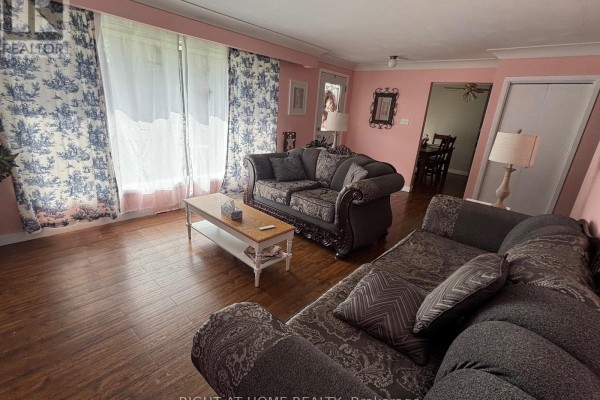 Kitchen - 594 Miller Street, Meaford, ON N4L1L1 Photo 4