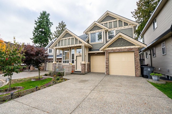 5941 129b Street, Surrey, BC V3X0C5 Photo 2