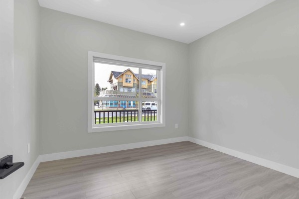 5942 168 Street, Surrey, BC V3S3X6 Photo 2