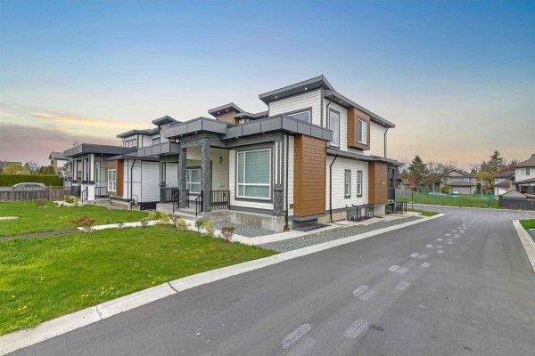 5942 168 Street, Surrey, BC V3S3X6 Photo 4