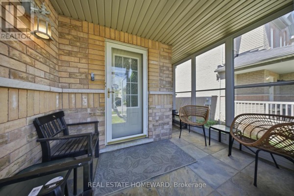 Living room - 5942 Delle Donne Drive, Mississauga, ON L5M7A2 Photo 4