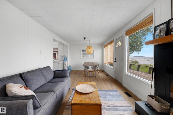 Primary Bedroom - 595 1 Av, Rural Parkland County, AB T0E2B0 Photo 4