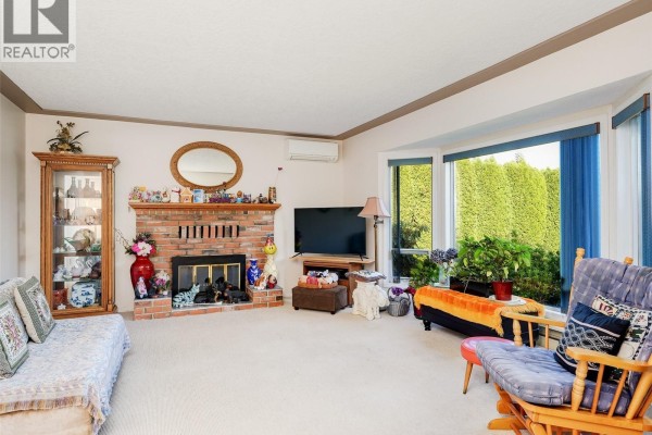 Dining room - 595 Delora Dr, Colwood, BC V9C3S2 Photo 4