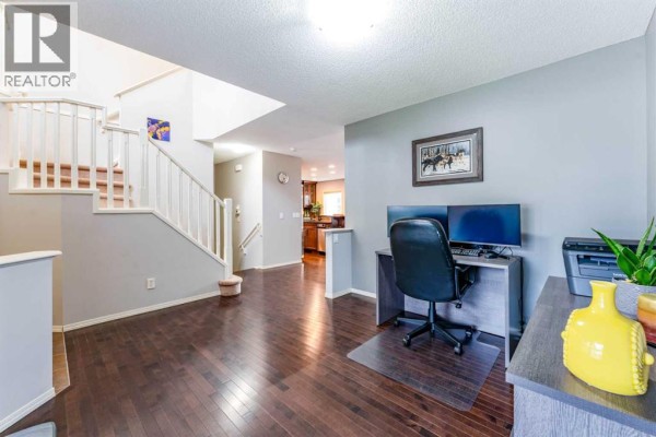 Kitchen - 595 Everbrook Way Sw, Calgary, AB T2Y0E7 Photo 3