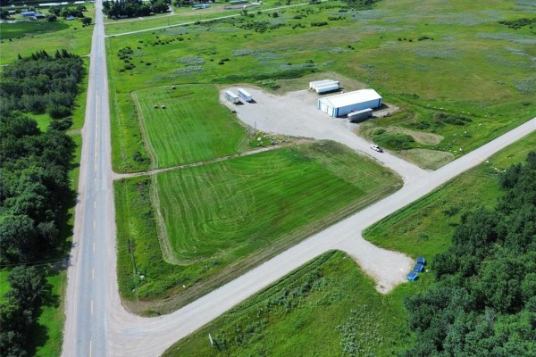 595 Hillside Avenue W, Rapid City, MB, photo 2
