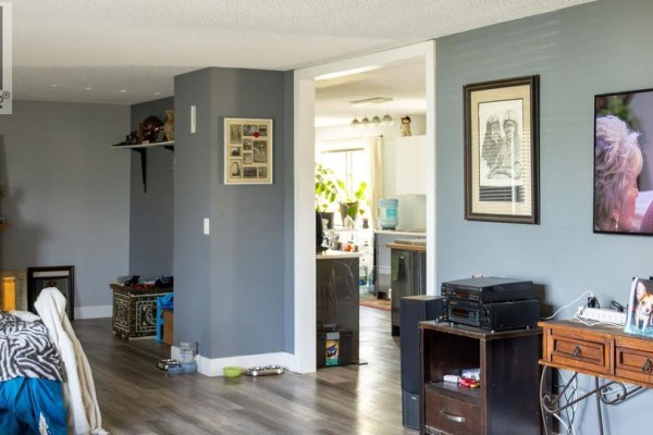 Dining nook - 595 Mcwilliams Road, Kelowna, BC V1X7M2 Photo 5
