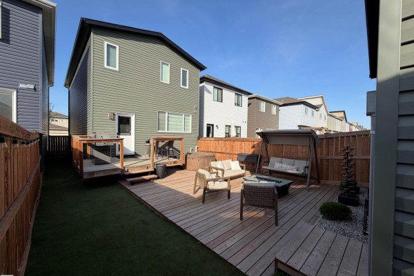 Bedroom 2 - 595 Meadowview Dr, Fort Saskatchewan, AB T8L0X1 Photo 4