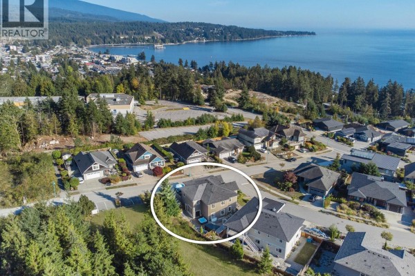 5950 Compass Lane, Sechelt, BC V7Z0V1 Photo 3
