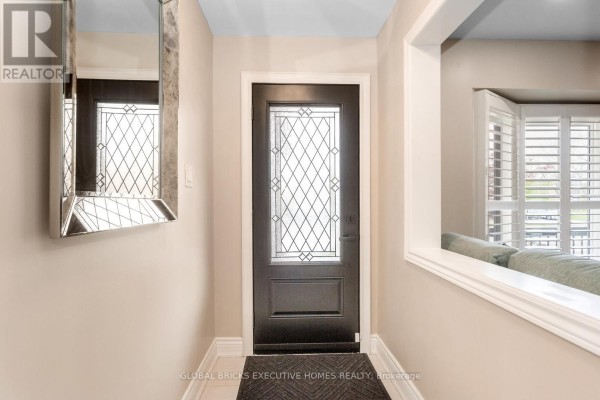 5952 Grossbeak Drive, Mississauga, ON L5N6B3 Photo 5