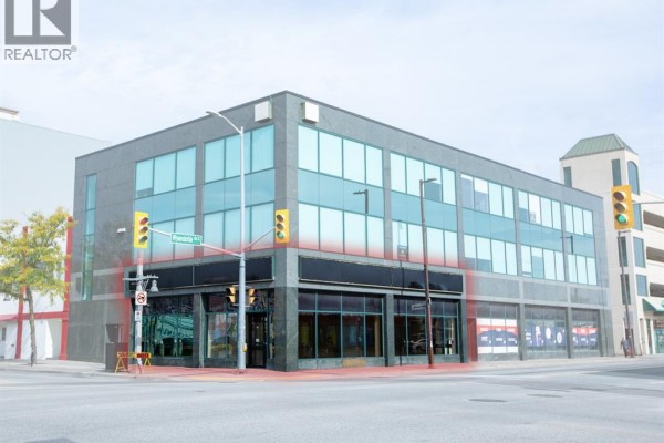 596 Ouellette Avenue, Windsor, ON  Photo 2