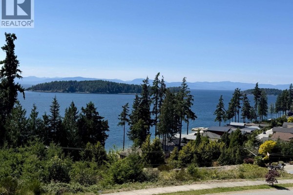 5962/64 Barnacle Street, Sechelt, BC V7Z0V4 Photo 2