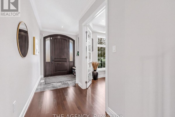 576 Oakwood Drive, Pickering, ON, photo 2