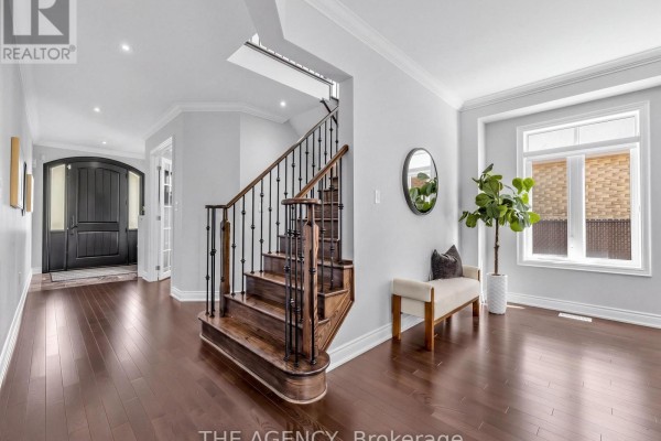 576 Oakwood Drive, Pickering, ON, photo 3