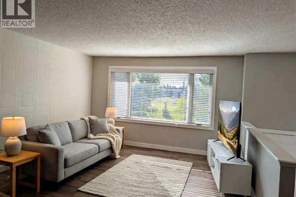 Bedroom - 5972 Madigan Drive Ne, Calgary, AB T2A5A3 Photo 5