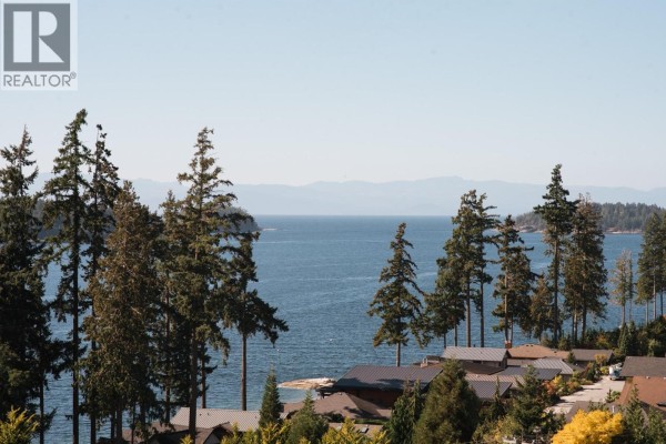 5972/74 Barnacle Street, Sechelt, BC V7Z0V4 Photo 2