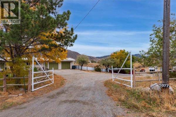 Laundry room - 5977 Gardi Road, Kamloops, BC V1S2A1 Photo 2