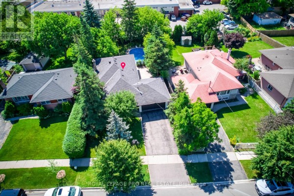 598 Wildwood Drive, Oakville, ON, photo 2