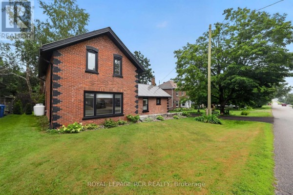 Living room - 598319 2nd Line West Line, Mulmur, ON L9V0B6 Photo 2