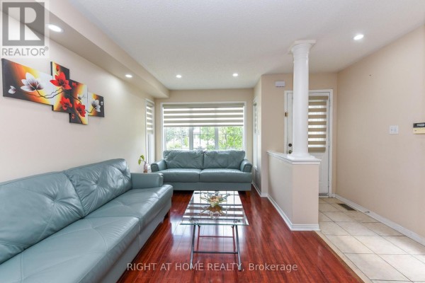 Living room - 5986 Long Valley Road, Mississauga, ON L5M6K4 Photo 3