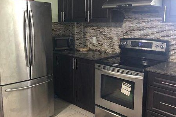 Kitchen - 5a Gaudi Road, Toronto, ON M1B5Y3 Photo 3