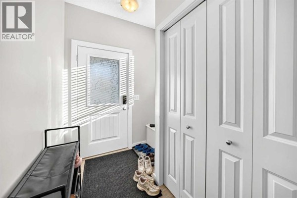 2pc Bathroom - 5a Heritage Drive, Cochrane, AB T4C2N6 Photo 4