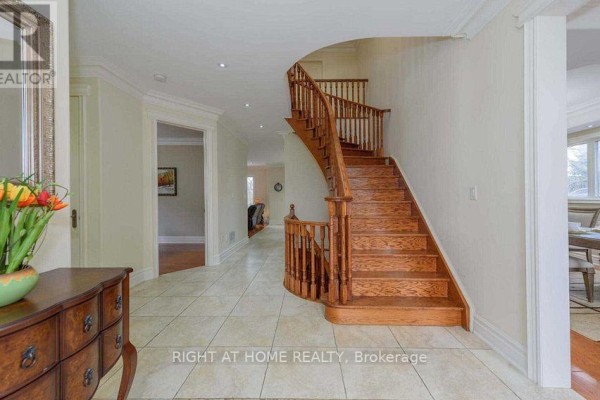 Family room - 5a Pearson Avenue, Richmond Hill, ON L4C7L6 Photo 5