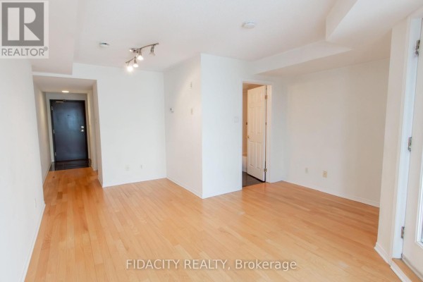 5c - 310 Central Park Drive, Ottawa, ON K2C4G4 Photo 5