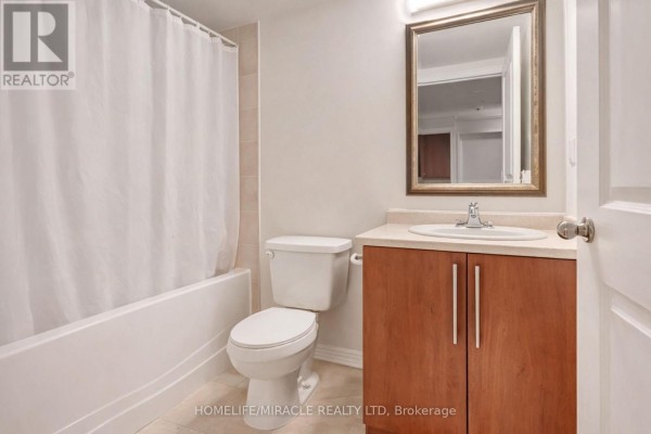 Living room - 5k - 8 Rosebank Drive, Toronto, ON M1B5Z3 Photo 3