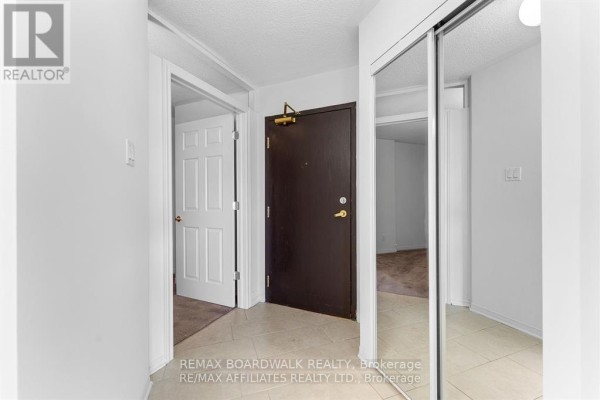 Primary Bedroom - 5s - 310 Central Park Drive, Ottawa, ON K2C4G4 Photo 4