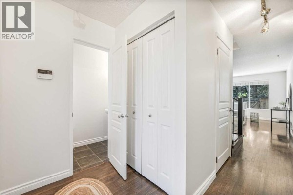 Primary Bedroom - 6, 2815 Palliser Drive Sw, Calgary, AB T2V3S8 Photo 4