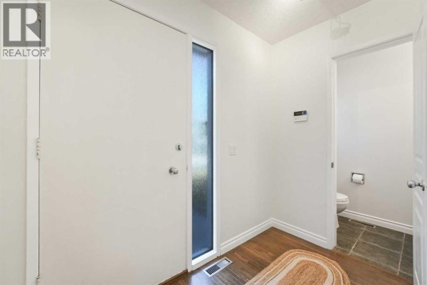 Bedroom - 6, 2815 Palliser Drive Sw, Calgary, AB T2V3S8 Photo 5
