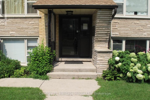 Bathroom - #6 - 126 Waverley Drive, Guelph, ON N1E1G8 Photo 5