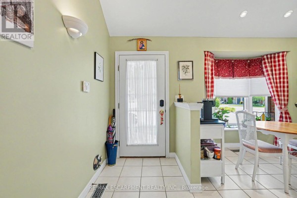 Kitchen - 6 - 1275 Stephenson Drive, Burlington, ON L7S2M2 Photo 4