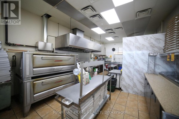 6 - 15 Lockport Way, Hamilton, ON, photo 2