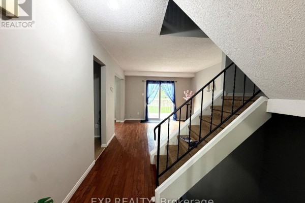 Foyer - 6 - 195 Ferguson Drive, Woodstock, ON N4V1A4 Photo 4