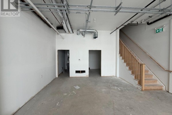 6 - 200 Dissette Street, Bradford West Gwillimbury, ON M3Z3G8 Photo 4
