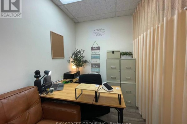 6 - 297 Lakeshore Road E, Oakville, ON L6J1J3 Photo 4