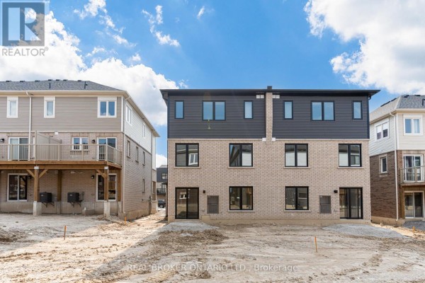 6 - 32 Wagon Lane N, Barrie, ON, photo 2