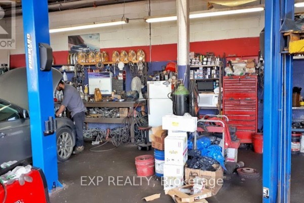 6 - 375 Danforth Road, Toronto, ON M1L3X8 Photo 2