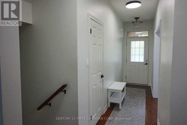Kitchen - 6 - 458 Blue Jay Drive, London North, ON N5X0E4 Photo 3