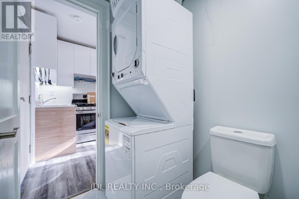 6 - 5 Sorauren Avenue, Toronto, ON M6R2C6 Photo 4