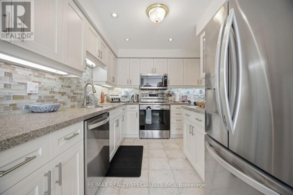 Eating area - 6 - 5490 Glen Erin Drive, Mississauga, ON L5M5R4 Photo 4
