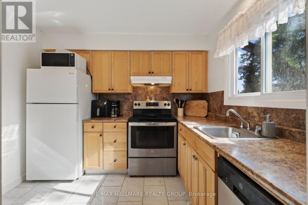 6156 Brookside Lane, Ottawa, ON K1C2K7 Photo 3