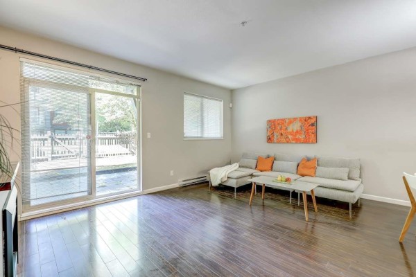 6 10058 153 Street, Surrey, BC V3R4M3 Photo 2