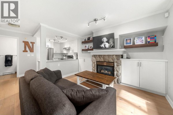 6 1073 Lynn Valley Road, North Vancouver, BC V7J1Z6 Photo 3