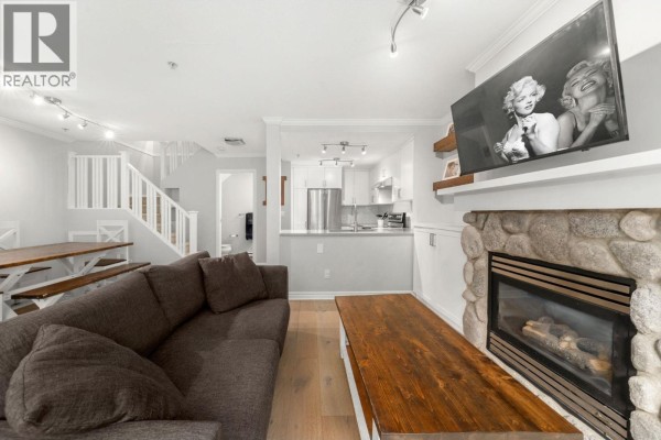 6 1073 Lynn Valley Road, North Vancouver, BC V7J1Z6 Photo 4