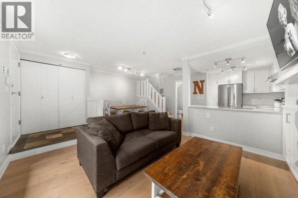 6 1073 Lynn Valley Road, North Vancouver, BC V7J1Z6 Photo 5