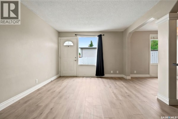 Kitchen - 6 1292 Gordon Road, Moose Jaw, SK S6H3E5 Photo 3
