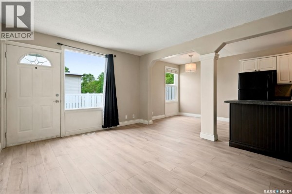 Dining room - 6 1292 Gordon Road, Moose Jaw, SK S6H3E5 Photo 4